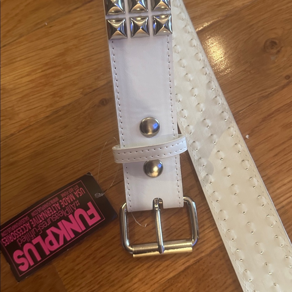 Nwt vegan leather stud belt - Picture 3 of 6